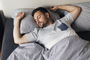 Saiba como criar um ambiente calmo no seu quarto